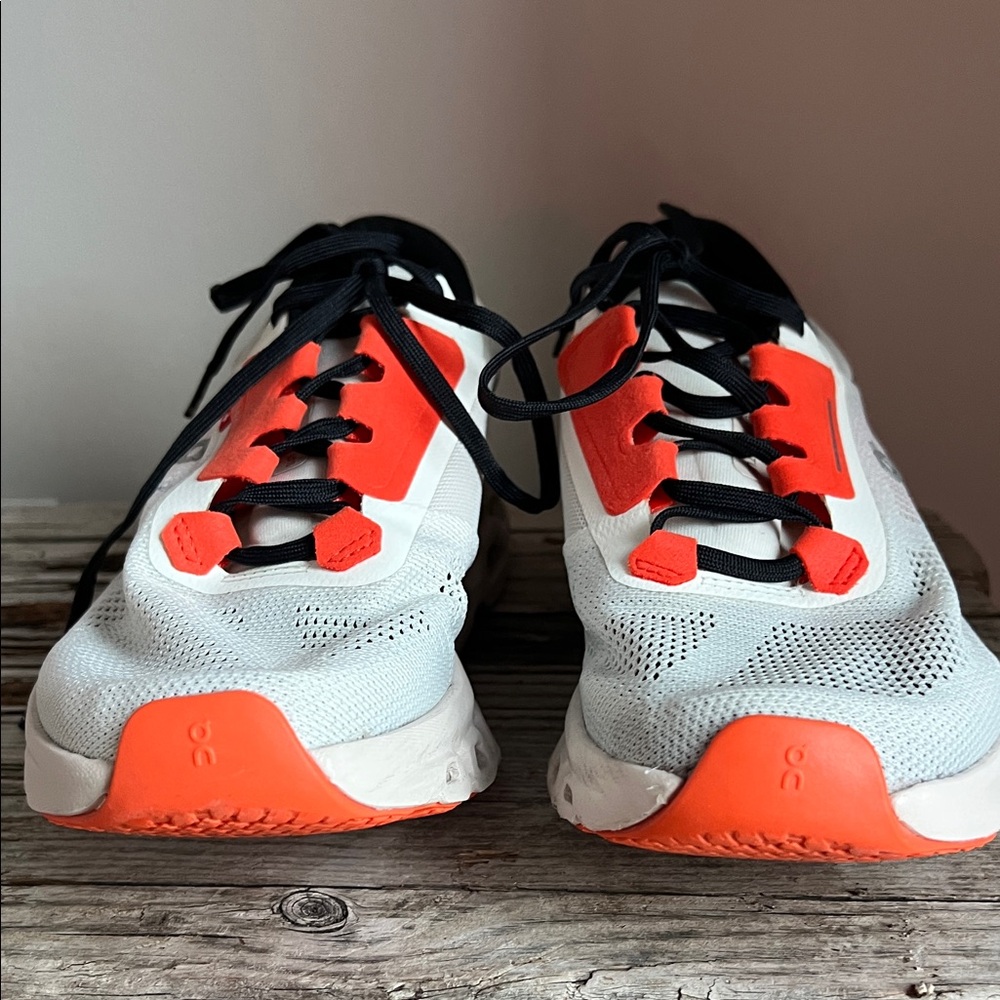 On Running Men's/Unisex White Black Orange Cloud Sneakers - Picture 9 of 14